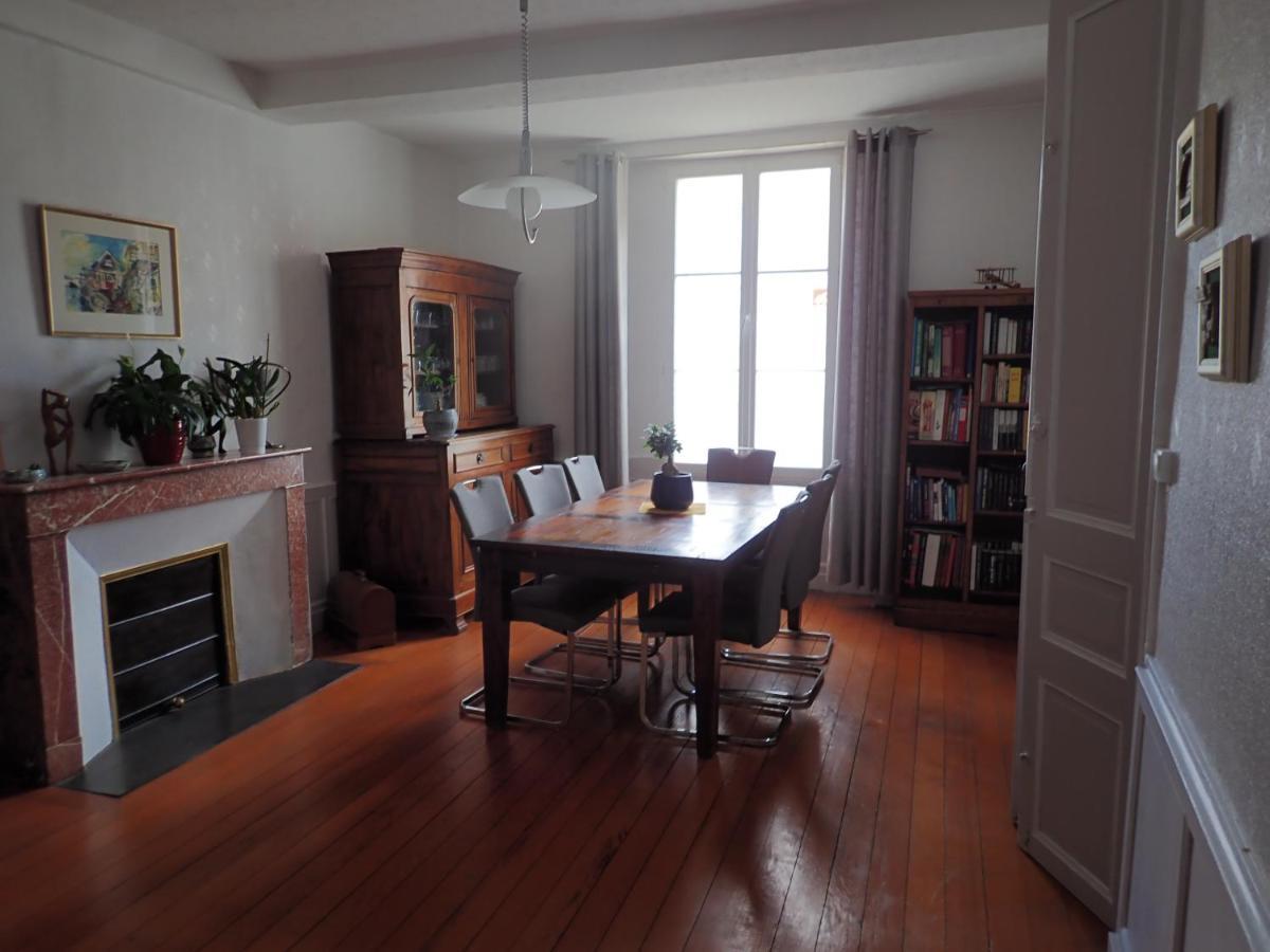 La Miramboise, Chambres Et Table D Hotes Mirambeau  Esterno foto